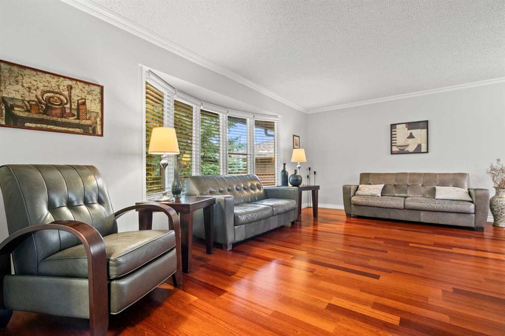 Picture for 124 Canterbury Drive SW https://www.cirrealty.ca/reb/creb/89/A2267789_7.jpg