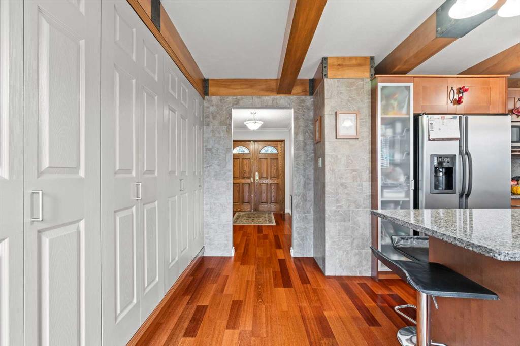 Picture for 124 Canterbury Drive SW https://www.cirrealty.ca/reb/creb/89/A2267789_8.jpg