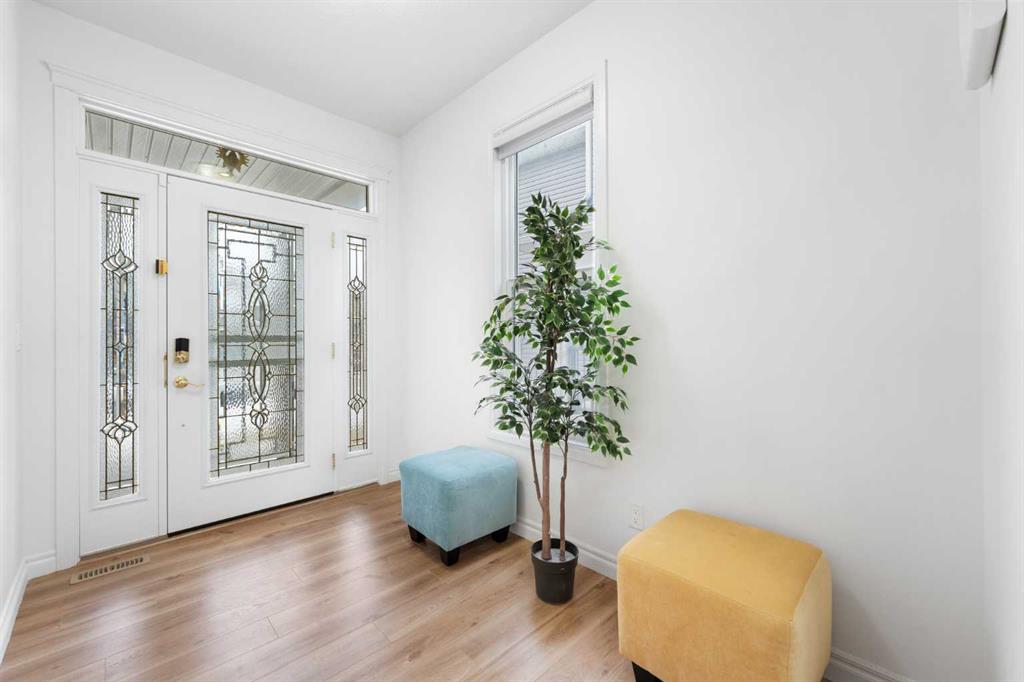 Picture for 99 Evansglen Circle NW