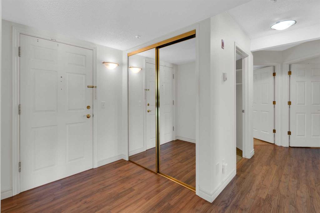 Picture for 206, 3206 Hawksbrow Point NW