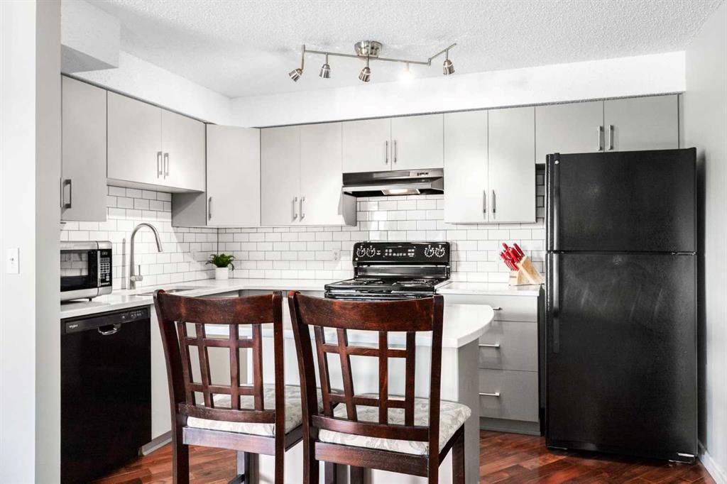 Picture for 1211, 505 Railway Street W