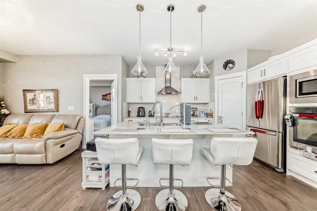 Picture for 405, 10 Walgrove  SE