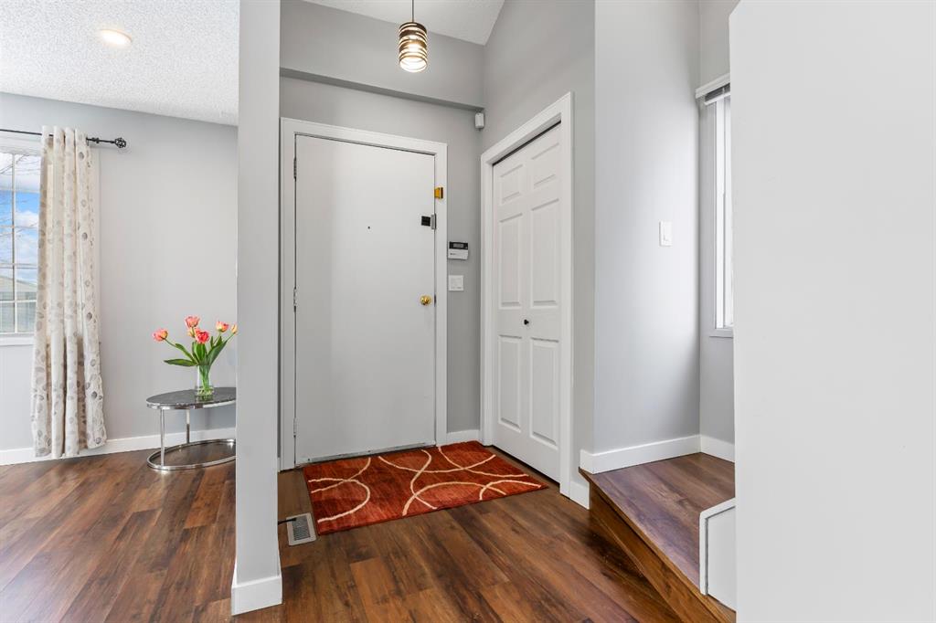 Picture for 392 Templeside Circle NE