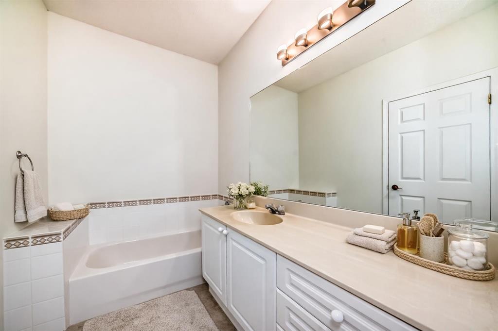 Picture for 334, 5201 Dalhousie Drive NW