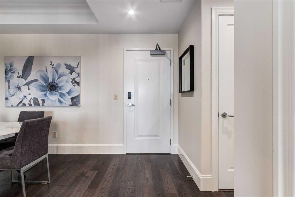 Picture for 301, 131 Quarry Way SE