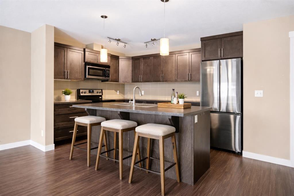 Picture for 309 Skyview Ranch Grove NE