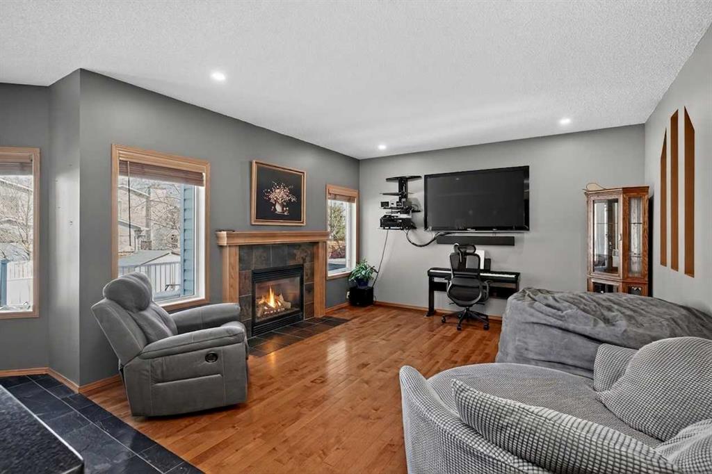 Picture for 81 Riverwood Crescent SE