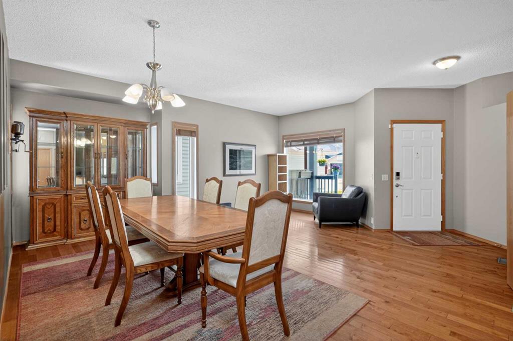 Picture for 81 Riverwood Crescent SE