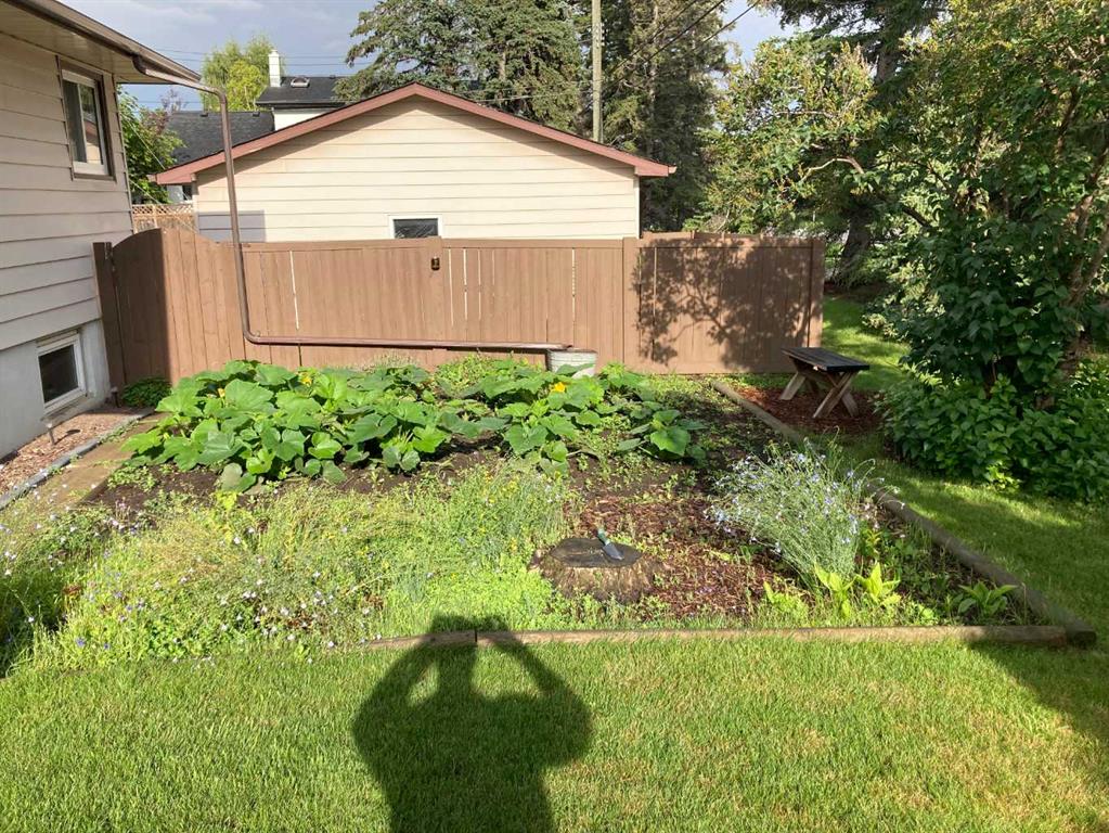 Picture for 84 Waterloo Drive SW