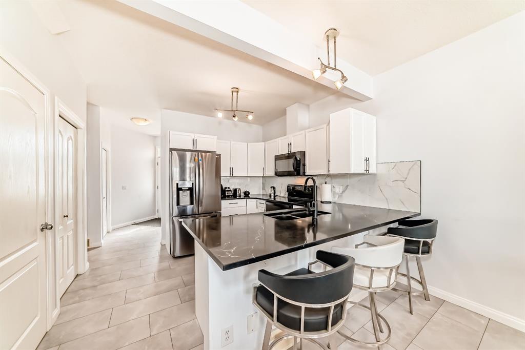Picture for 124 Royal Manor NW