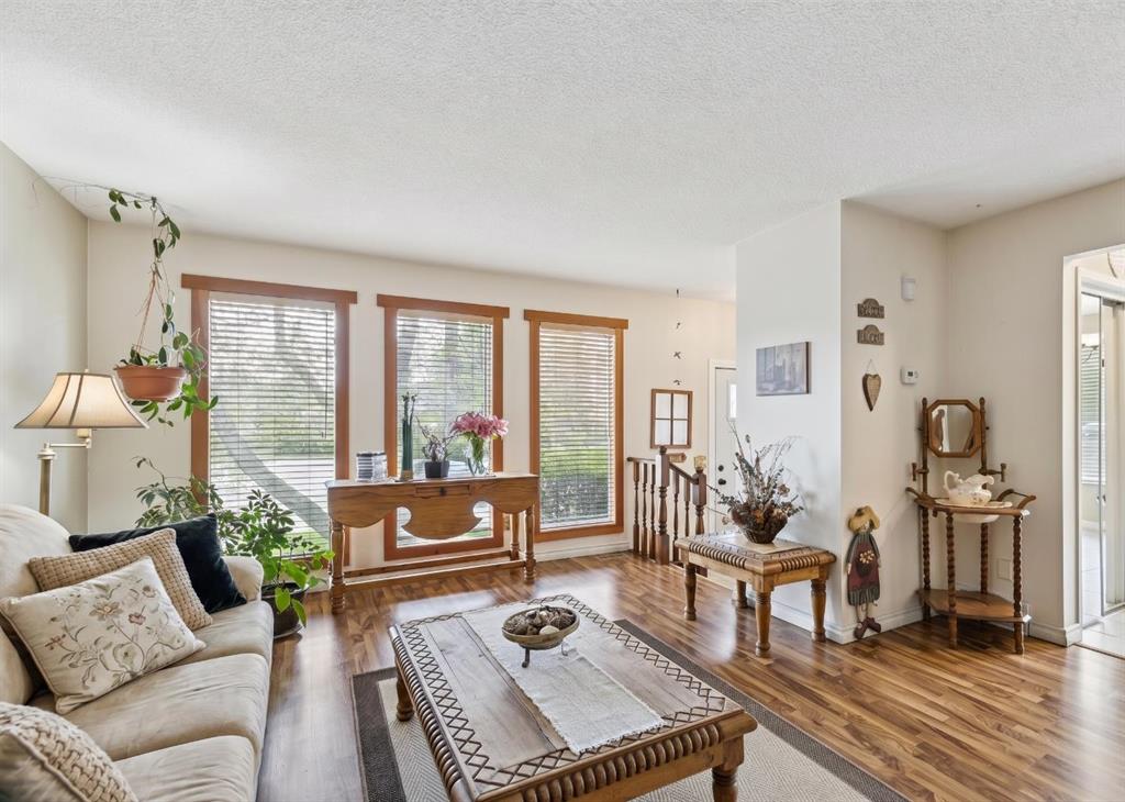 Picture for 323 Ranchview Place NW