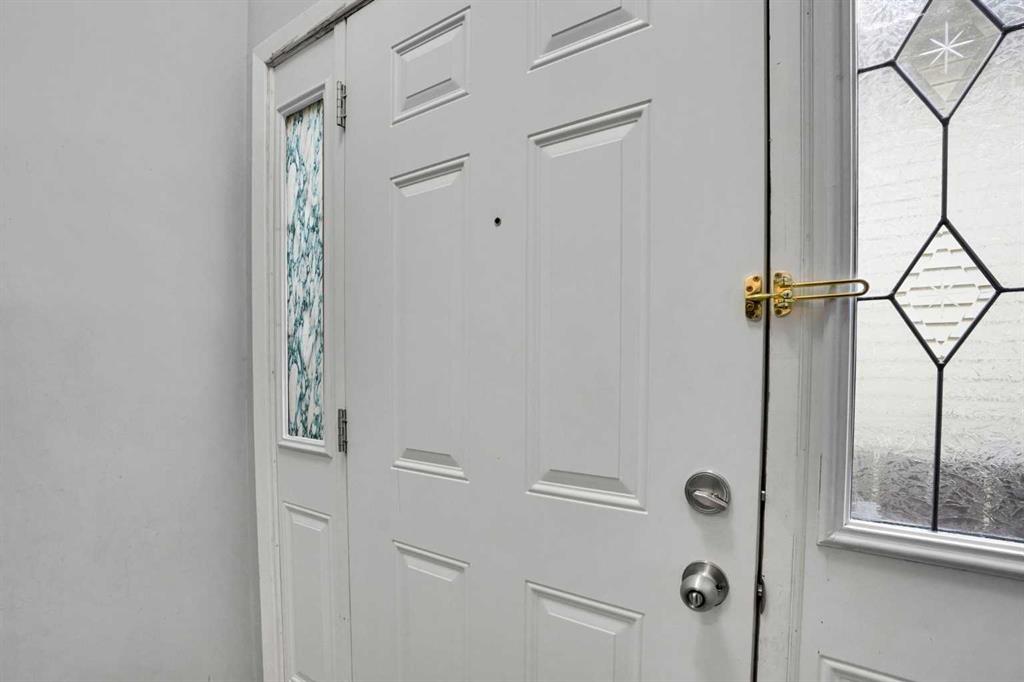 Picture for D, 903 44 Street SE
