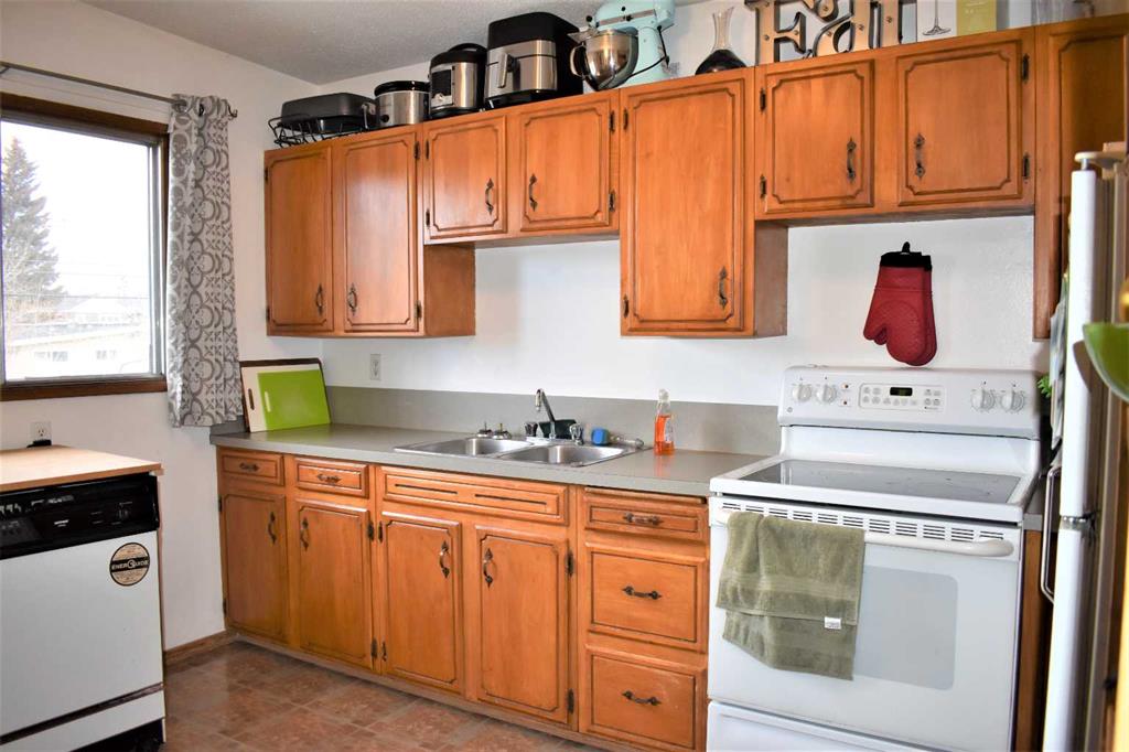Picture for 7528 and 7526 35 Avenue NW