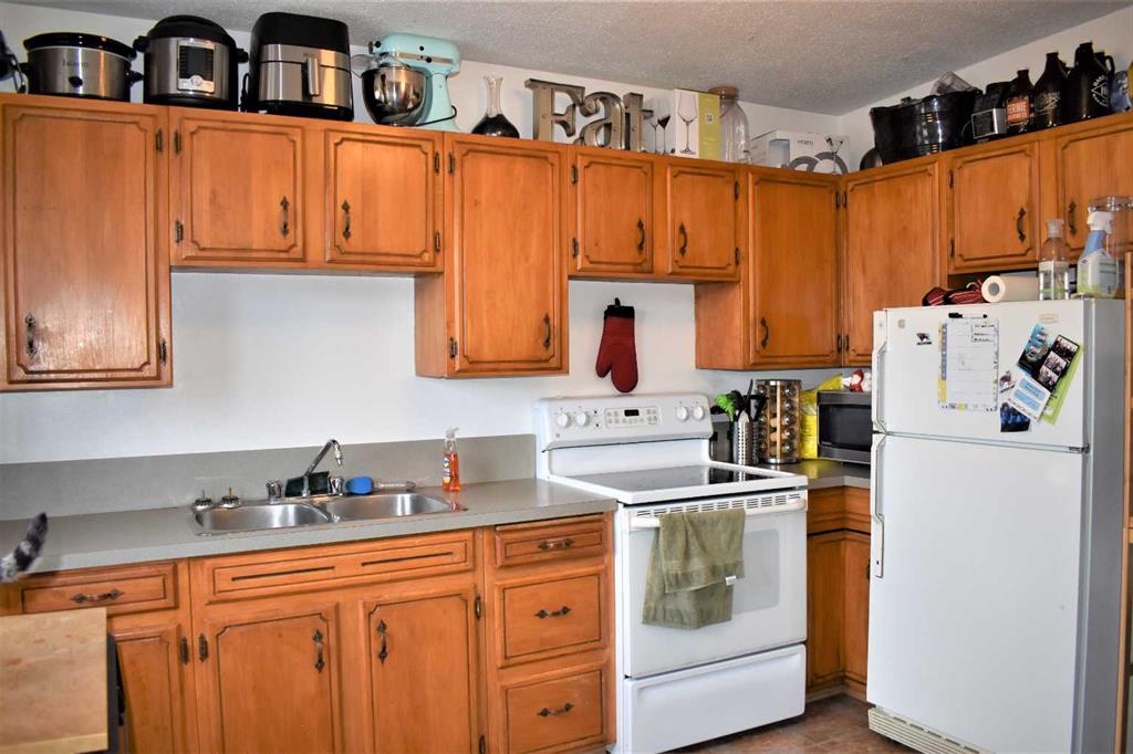 Picture for 7528 and 7526 35 Avenue NW