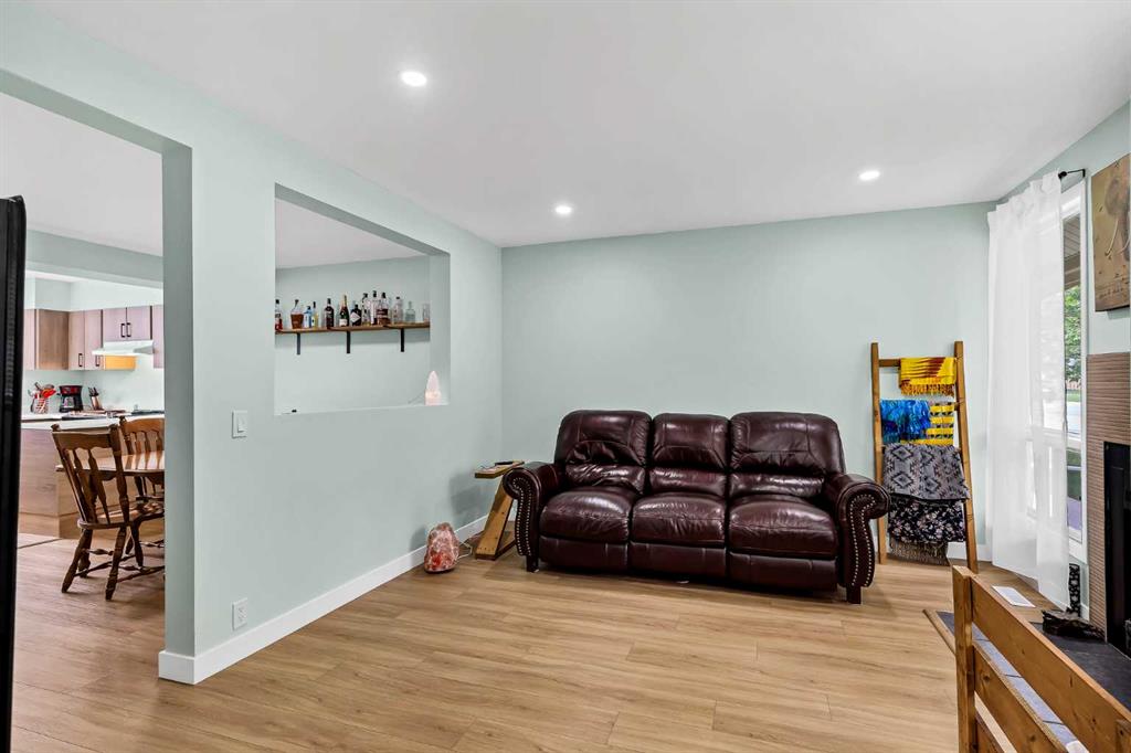 Picture for 2187 Woodview Drive SW