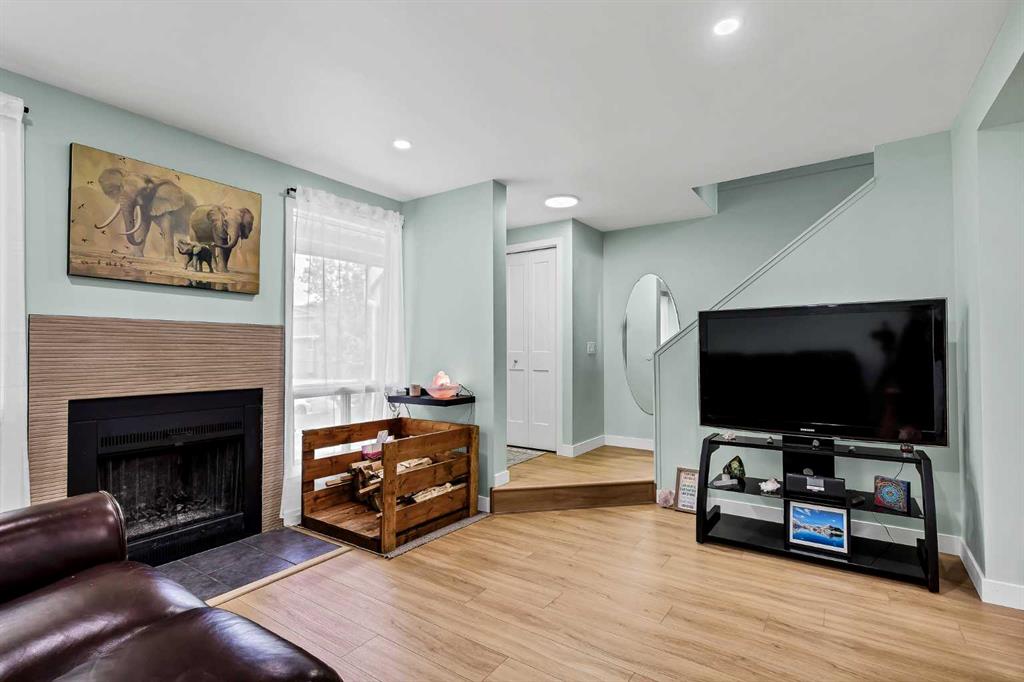Picture for 2187 Woodview Drive SW