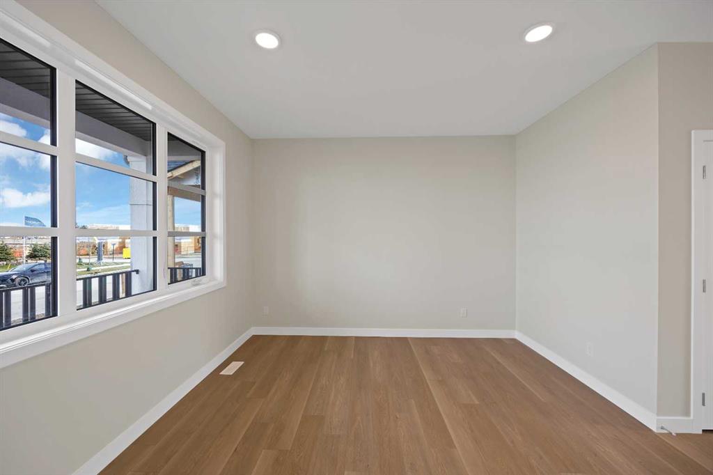 Picture for 5077 Harmony Circle  https://www.cirrealty.ca/reb/creb/90/A2265590_15.jpg