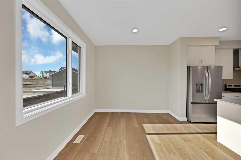 Picture for 5077 Harmony Circle  https://www.cirrealty.ca/reb/creb/90/A2265590_20.jpg