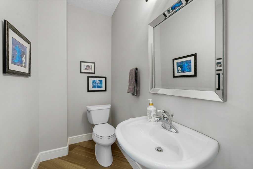 Picture for 615 10 Avenue NE https://www.cirrealty.ca/reb/creb/90/A2265690_15.jpg