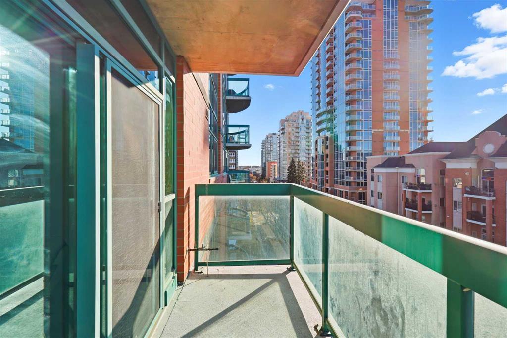 Picture for 602, 836 15 Avenue SW https://www.cirrealty.ca/reb/creb/90/A2266290_24.jpg