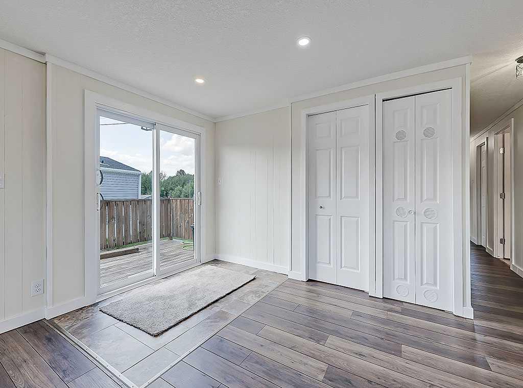 Picture for 130 Sunset Way NE  