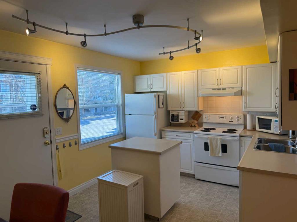 Picture for 522 Regal Park NE