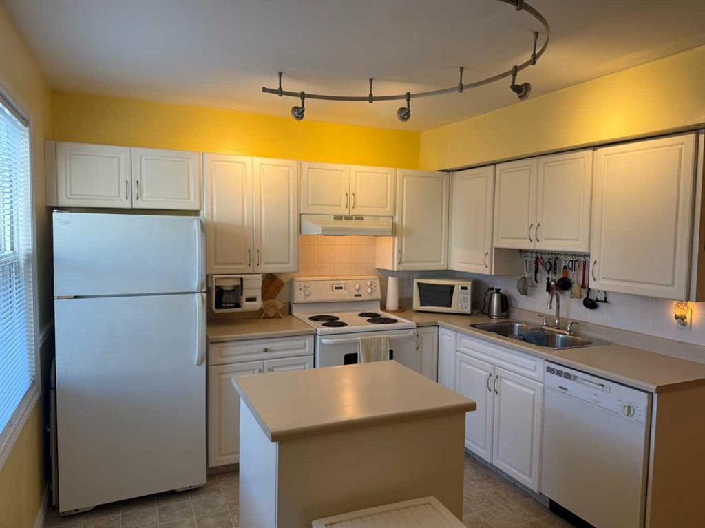 Picture for 522 Regal Park NE