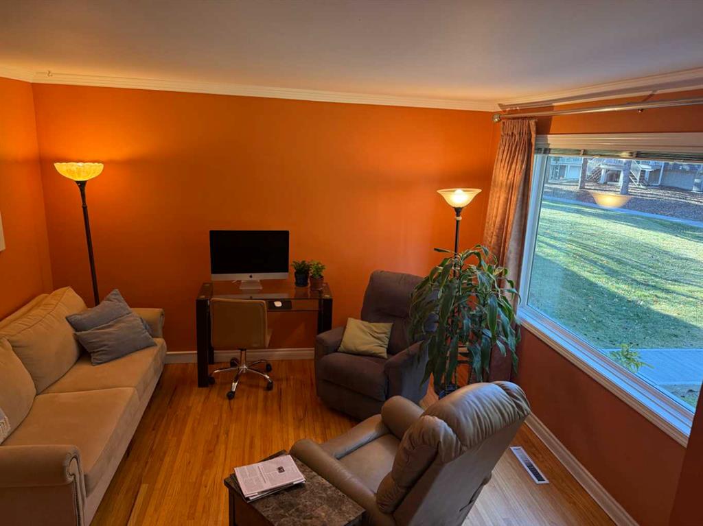 Picture for 522 Regal Park NE