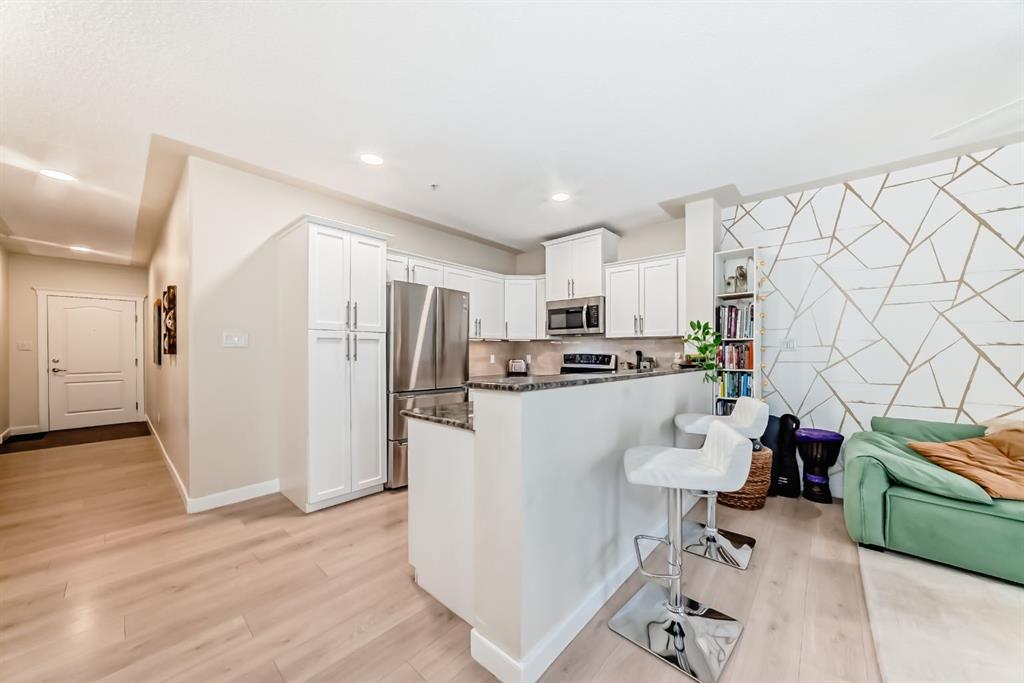 Picture for 114, 30 Discovery Ridge Close SW