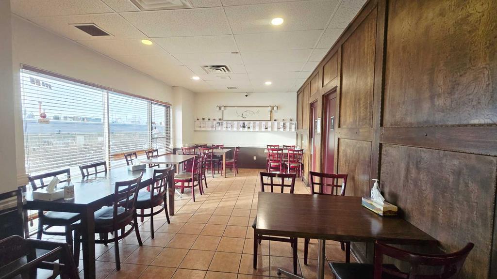 Picture for 35, 3616 52 Avenue NW