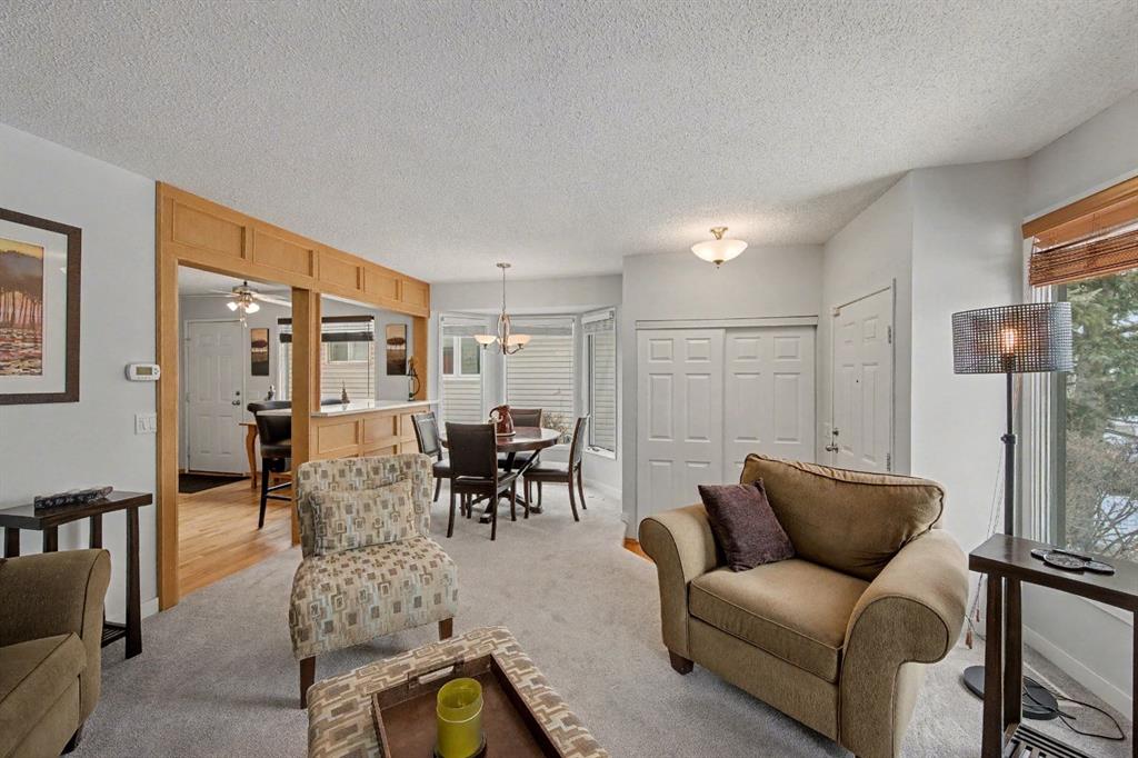 Picture for 34 Woodglen Crescent SW