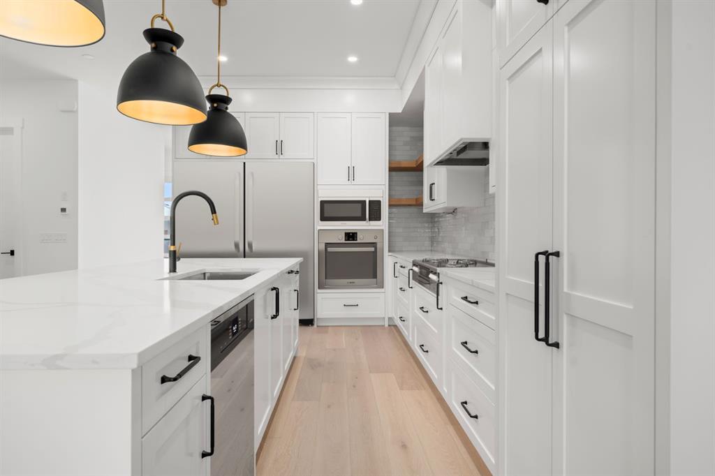 Picture for 1907 28 Avenue SW