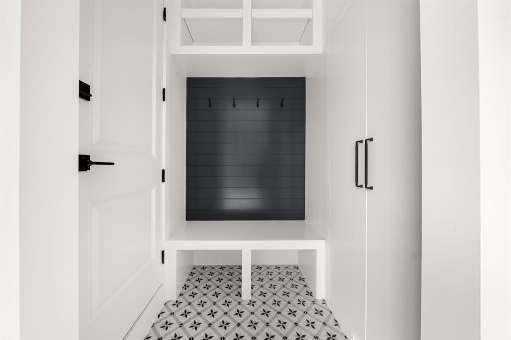 Picture for 1907 28 Avenue SW