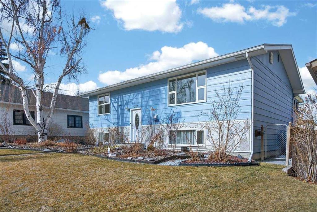 Picture for 382 Ellis Crescent SE