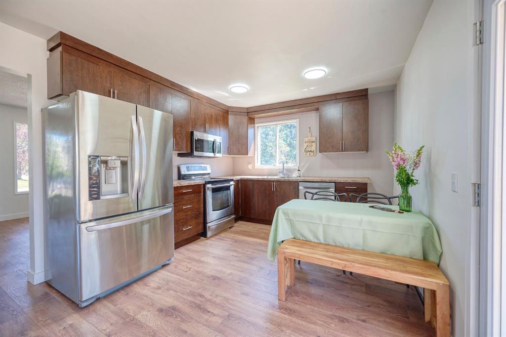 Picture for 1176 Penrith Crescent SE