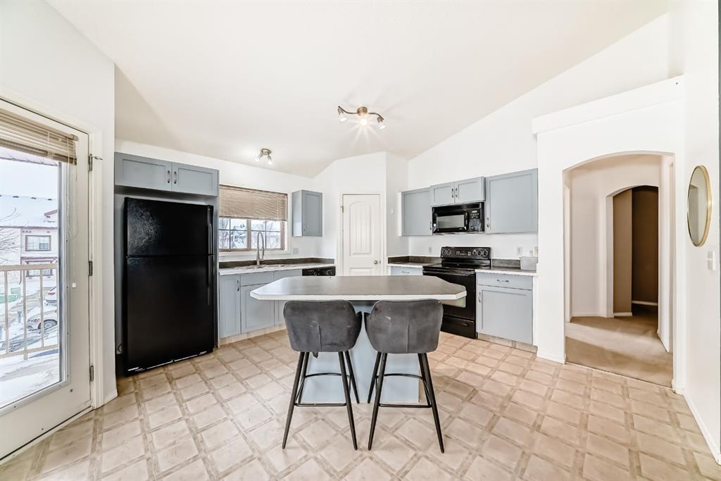 Picture for 205, 27 Everridge Square SW