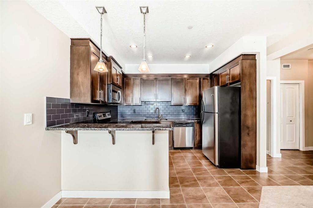 Picture for 206, 1005B Westmount Drive 