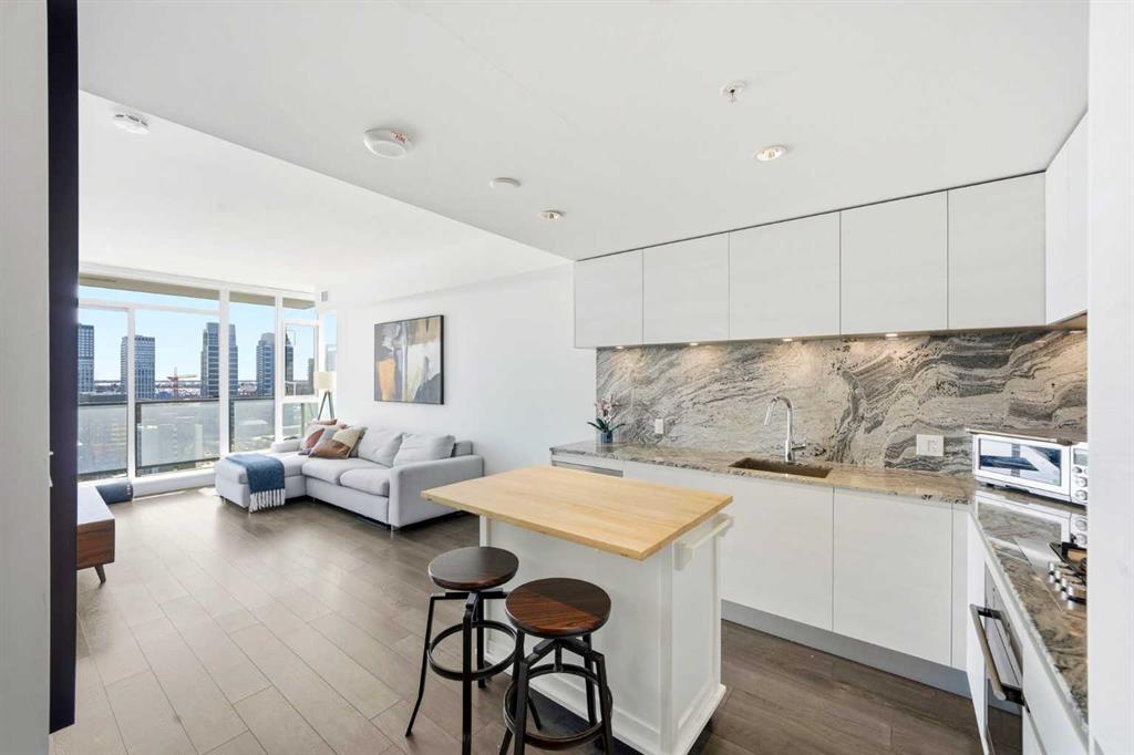 Picture for 1906, 310 12 Avenue SW