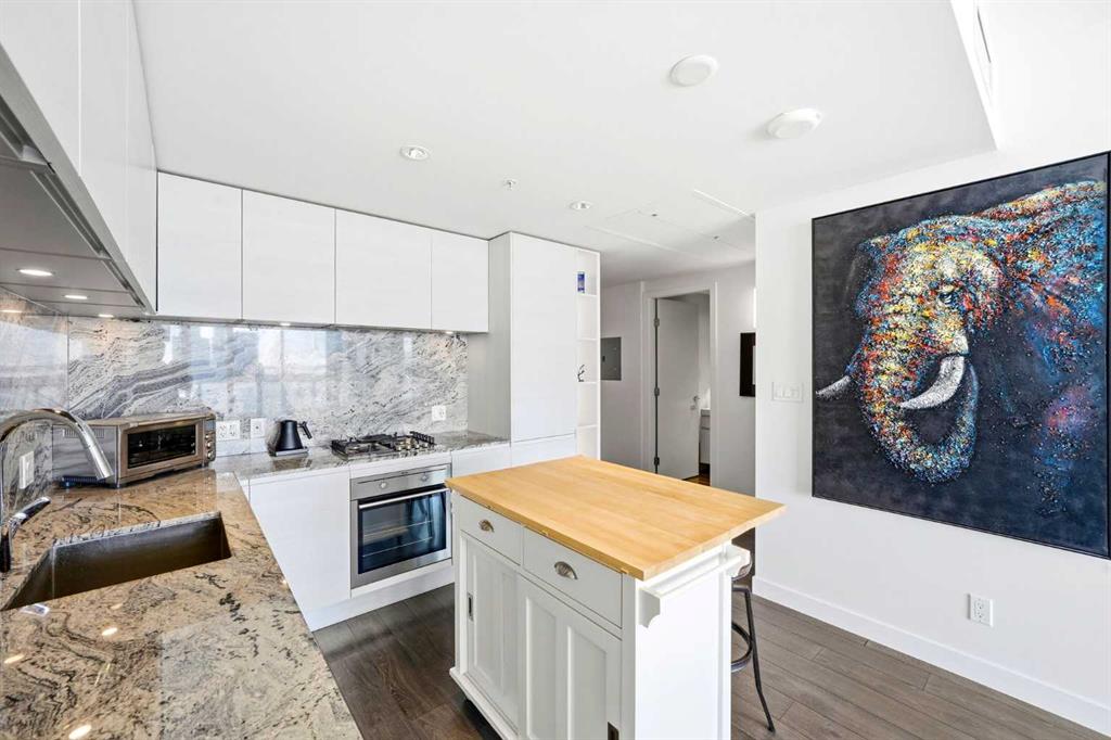 Picture for 1906, 310 12 Avenue SW