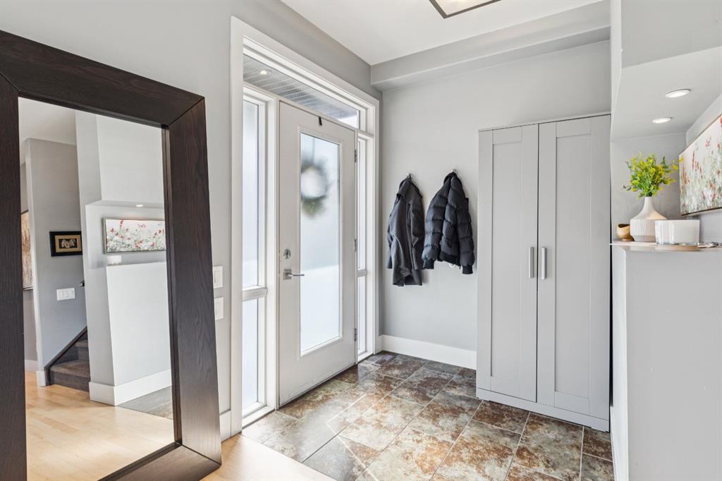 Picture for 3043 28 Street SW