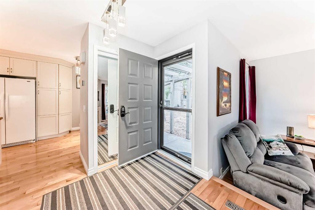 Picture for 14, 10457 19 Street SW