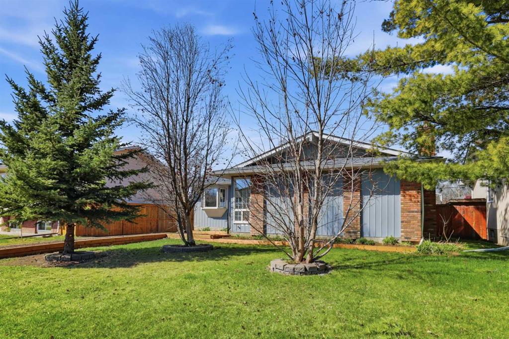 Picture for 431, Queen Charlotte Drive SE