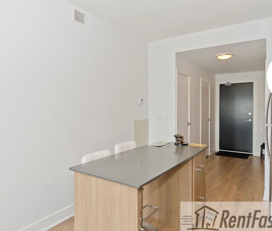 Picture for 809, 550 Riverfront Avenue SE