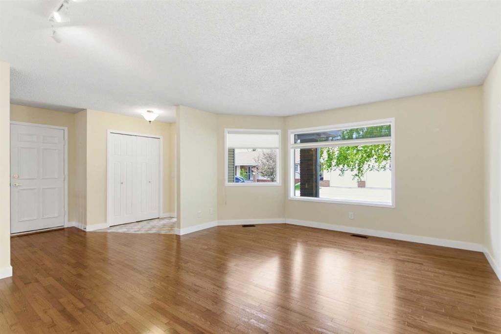 Picture for 34 Vandoos Gardens NW