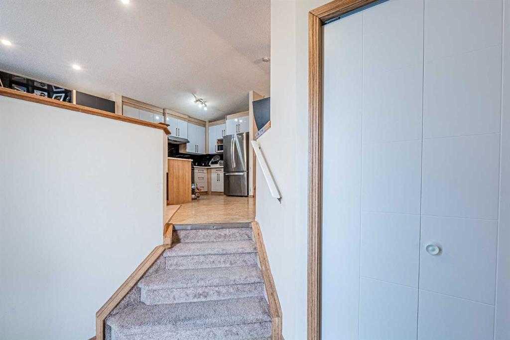 Picture for 65 Martinvalley Road NE