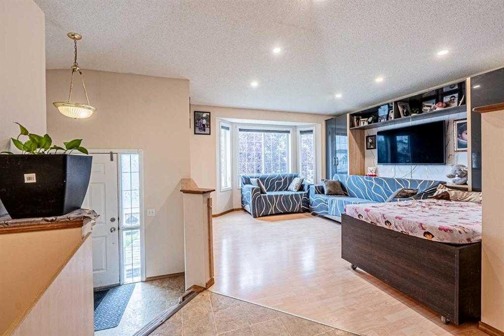 Picture for 65 Martinvalley Road NE