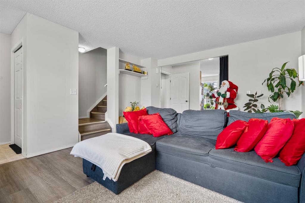Picture for 1904, 111 Tarawood Lane NE