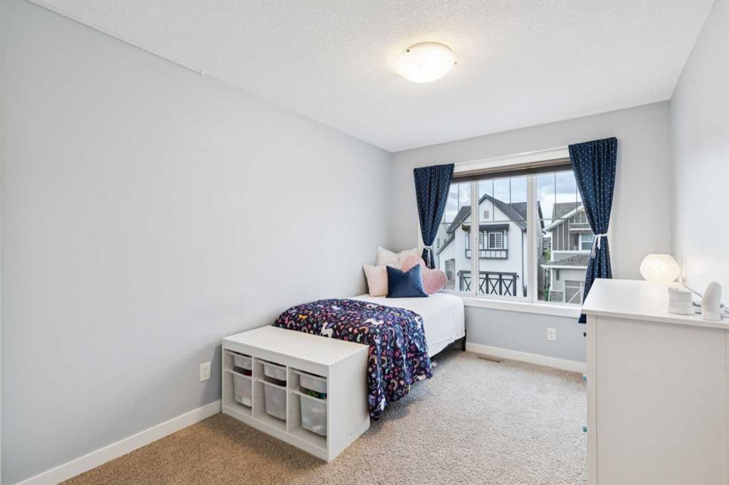 Picture for 52 Marquis Crescent SE