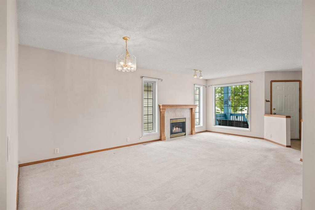 Picture for 126 Douglas Glen Close SE