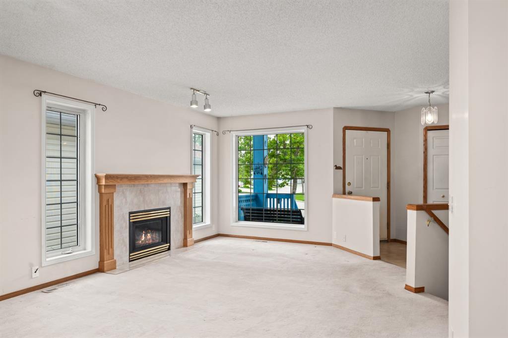 Picture for 126 Douglas Glen Close SE
